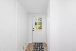 153 Rossmor Ct, Ross Twp, PA 15229 - Photo 5