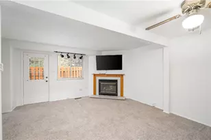 153 Rossmor Ct, Ross Twp, PA 15229 - Photo 7