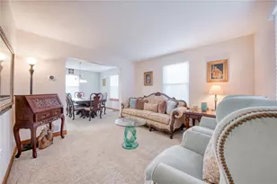 102 Bayberry Ln, Cranberry Township, PA 16066 - Photo 5