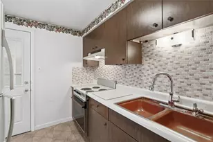 114 Lycoming Dr, Moon/Crescent Twp, PA 15108 - Photo 11