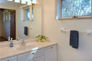 110 Circle Dr, Ross Twp, PA 15237 - Photo 13