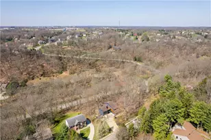 2635 Woodmont Ln, Pittsburgh, PA 15090 - Photo 3