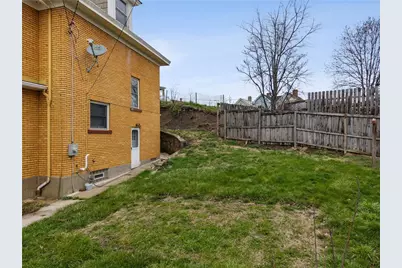 701 Cowan Ave, Jeannette, PA 15644 - Photo 33