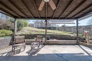 814 N 2nd St, Jeannette, PA 15644 - Photo 3