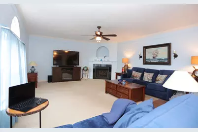 105 Aspen Dr, Brighton Township, PA 15009 - Photo 7