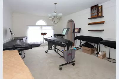 105 Aspen Dr, Brighton Township, PA 15009 - Photo 9