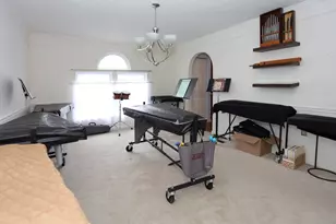 105 Aspen Dr, Brighton Township, PA 15009 - Photo 9