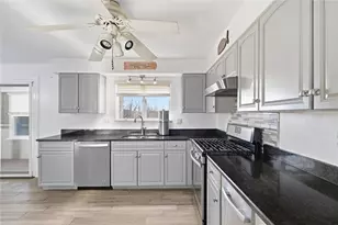 20 Royal Oaks Dr, Fallowfield, PA 15022 - Photo 9