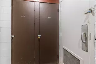 223 Forest Green Dr, Moon/Crescent Twp, PA 15108 - Photo 21