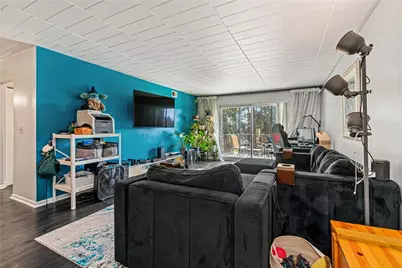 223 Forest Green Drive, Moon/Crescent Twp, PA 15108 - Photo 5