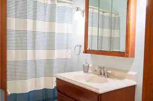 115 Lakeview Dr, Center Township, PA 16001 - Photo 13