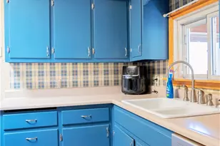 115 Lakeview Dr, Center Township, PA 16001 - Photo 9