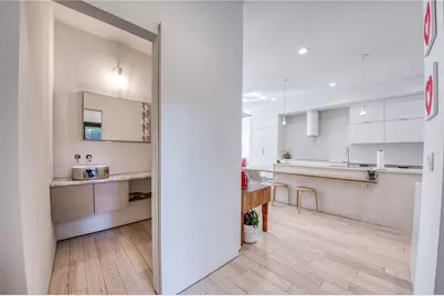 817 Saint James, Pittsburgh, PA 15232 - Photo 17