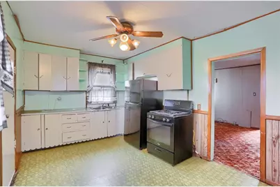 806 1/2 Harrison St, New Castle, PA 16101 - Photo 3