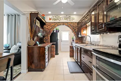 956 Greenfield Ave, Pittsburgh, PA 15217 - Photo 9