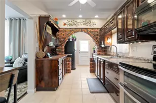 956 Greenfield Ave, Pittsburgh, PA 15217 - Photo 9