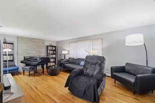 193 Arla Dr, Green Tree, PA 15220 - Photo 9