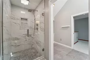 2119 Huntington Ct S, Pittsburgh, PA 15090 - Photo 27