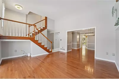 2119 Huntington Ct S, Pittsburgh, PA 15090 - Photo 7