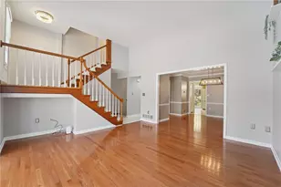 2119 Huntington Ct S, Pittsburgh, PA 15090 - Photo 7