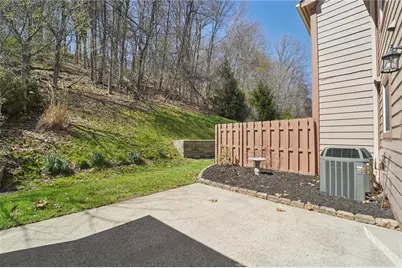 2119 Huntington Ct S, Pittsburgh, PA 15090 - Photo 15