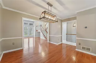 2119 Huntington Ct S, Pittsburgh, PA 15090 - Photo 9