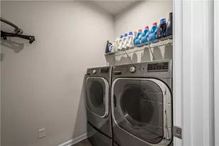 107 High Pointe Dr, Chartiers, PA 15301 - Photo 9