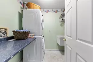 113 Merion Ct, Hempfield Township, PA 15601 - Photo 13