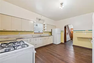 823 Fallowfield Ave, Charleroi Boro, PA 15022 - Photo 9