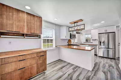 2075 Spring Valley Rd, Scott Township, PA 15243 - Photo 13