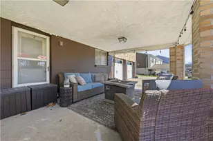 4023 Crabapple Dr, Kennedy Township, PA 15136 - Photo 43