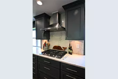 101 Meadow Dr, Elizabeth Twp/Boro, PA 15037 - Photo 11