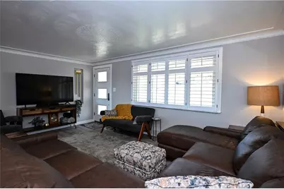 101 Meadow Dr, Elizabeth Twp/Boro, PA 15037 - Photo 9