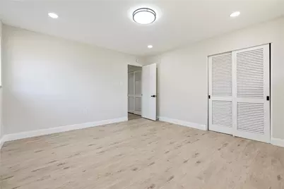 350 Mowry Dr, Pittsburgh, PA 15236 - Photo 17