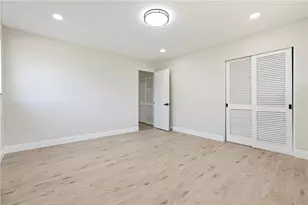 350 Mowry Dr, Pittsburgh, PA 15236 - Photo 17