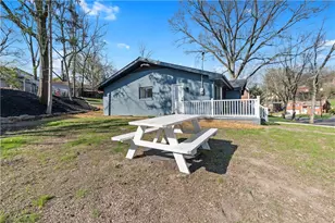 350 Mowry Dr, Pittsburgh, PA 15236 - Photo 23