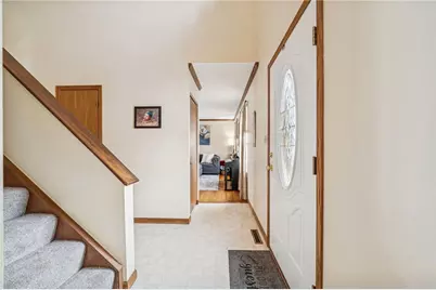 440 Shelbourne Dr, Pittsburgh, PA 15239 - Photo 7