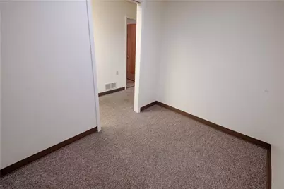 302 9th St, New Brighton, PA 15066 - Photo 11