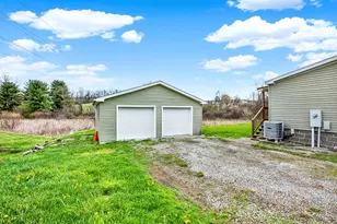 2533 W Crawford Ave, Dunbar Township, PA 15425 - Photo 3