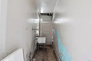 618 Broadway Ave, Stowe Township, PA 15136 - Photo 15