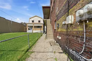 618 Broadway Ave, Stowe Township, PA 15136 - Photo 13