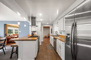 558 Rolling Green Dr, Bethel Park, PA 15102 - Photo 15