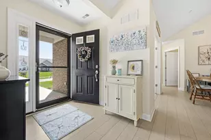 1042 Forest Oaks Dr, Center Township, PA 16001 - Photo 3