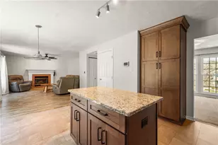 283 Shady Glen Dr, Moon/Crescent Twp, PA 15108 - Photo 9