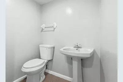 1656 Dellrose St, Pittsburgh, PA 15210 - Photo 21