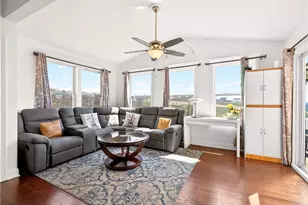 1055 Livorno Dr, Collier Township, PA 15071 - Photo 11