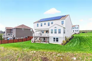 1055 Livorno Dr, Collier Township, PA 15071 - Photo 3