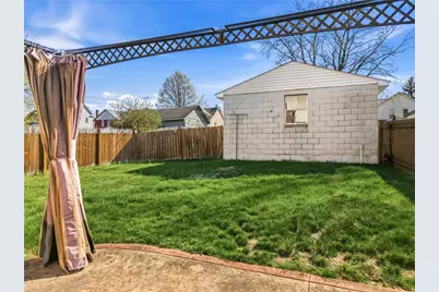 69 Wengler Ave, Sharon, PA 16146 - Photo 9