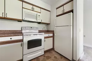 1987 Centurion Dr, Pittsburgh, PA 15221 - Photo 9