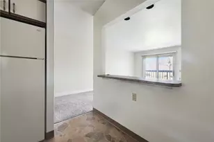 1987 Centurion Dr, Pittsburgh, PA 15221 - Photo 11